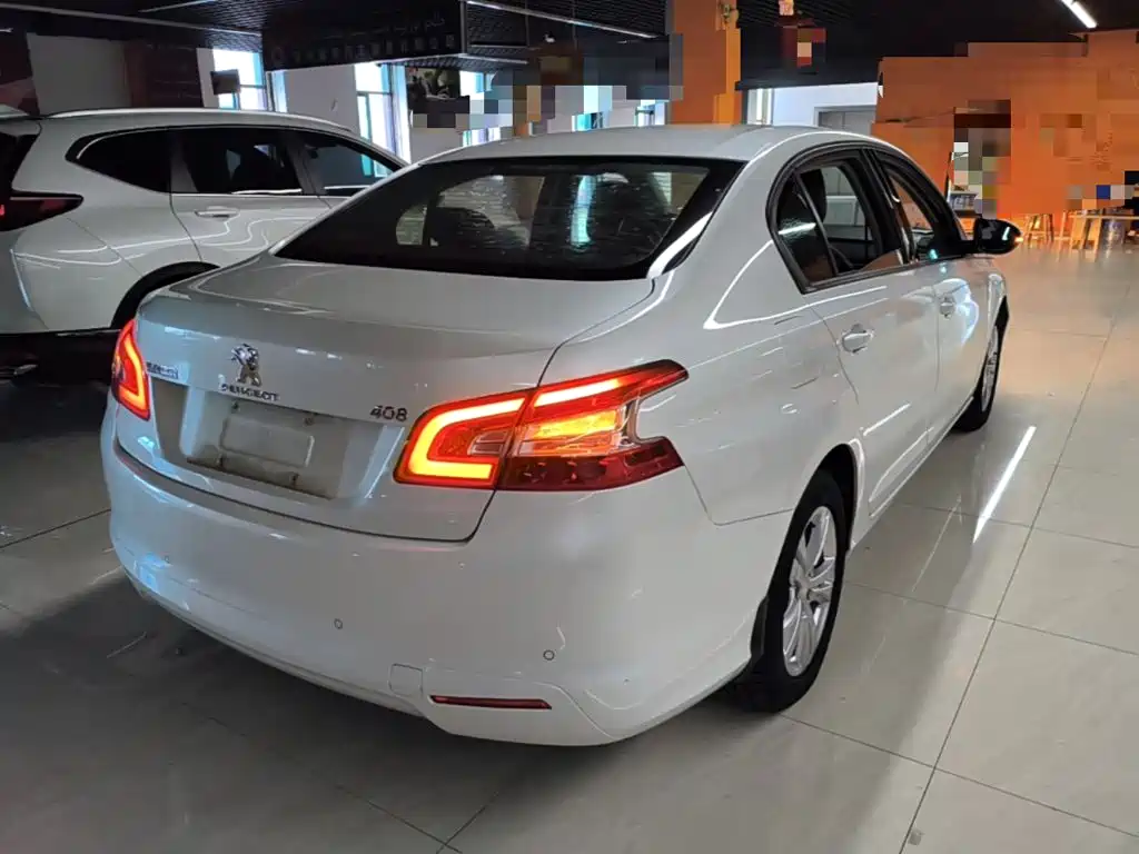 Photo 7 - Peugeot 408