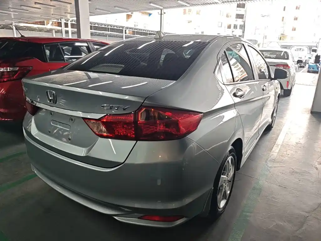 Фото 7 - Honda City