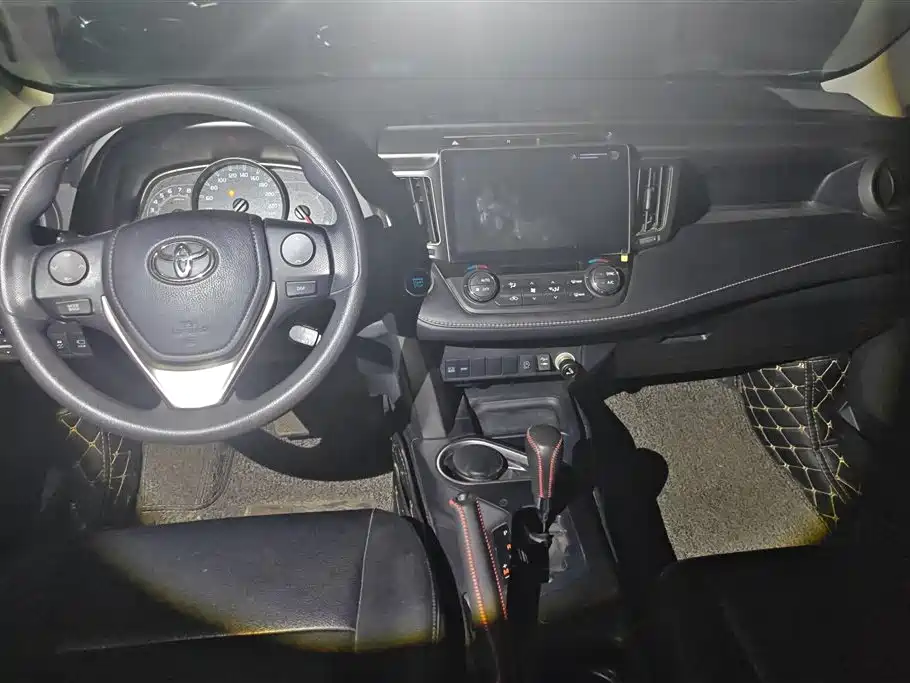 Toyota RAV4 Rongfang 2016 2.0L CVT 2WD Trend (China V) фото 12