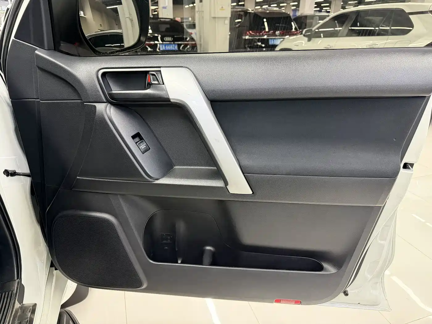 Toyota Prado (Import) 2014 2.7L Automatic Standard Edition фото 5