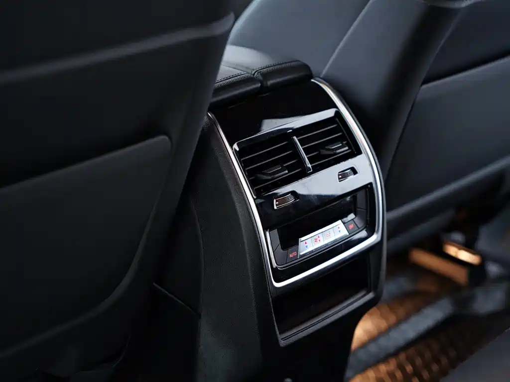 BMW X6 M 2022 X6 M фото 33