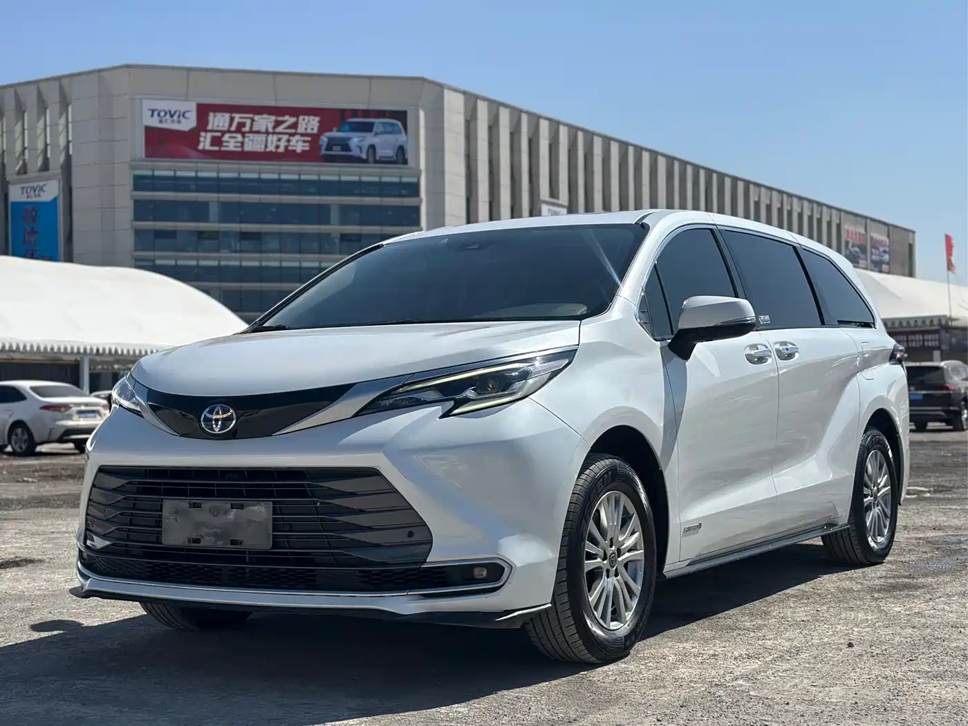 Toyota Sienna 2023 2.5L Hybrid Luxury Edition