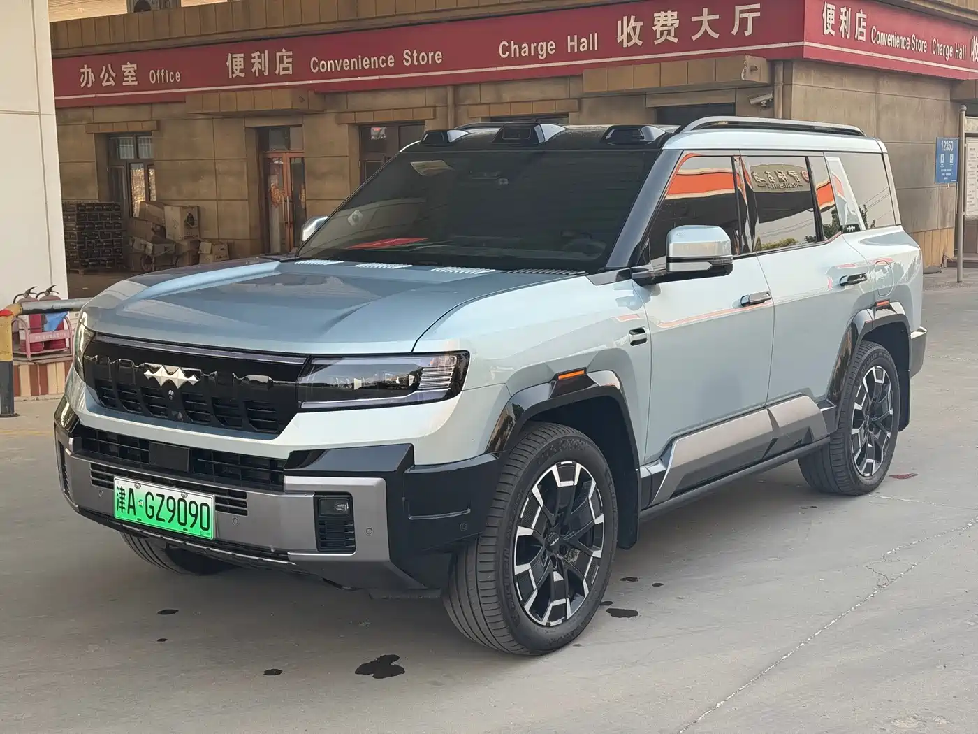 Fang Cheng Bao Leopard 8 2025 Zhiyong Flagship 7-Seater