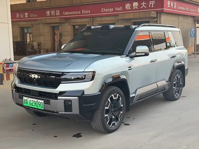 Fang Cheng Bao Leopard 8 2025 Zhiyong Flagship 7-Seater