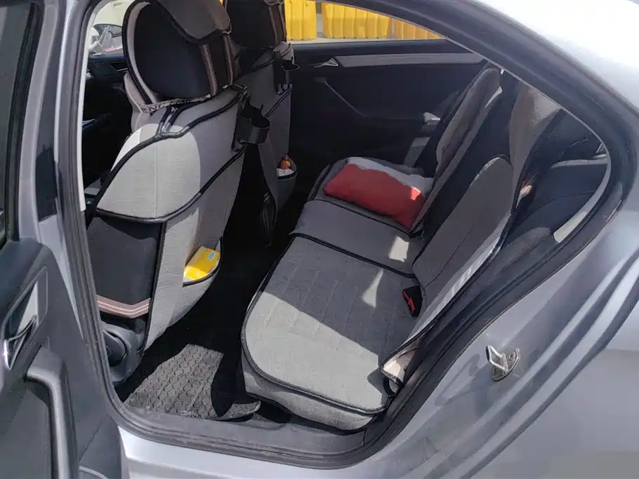 Volkswagen Jetta 2015 Value Edition 1.6L Manual Comfort фото 11