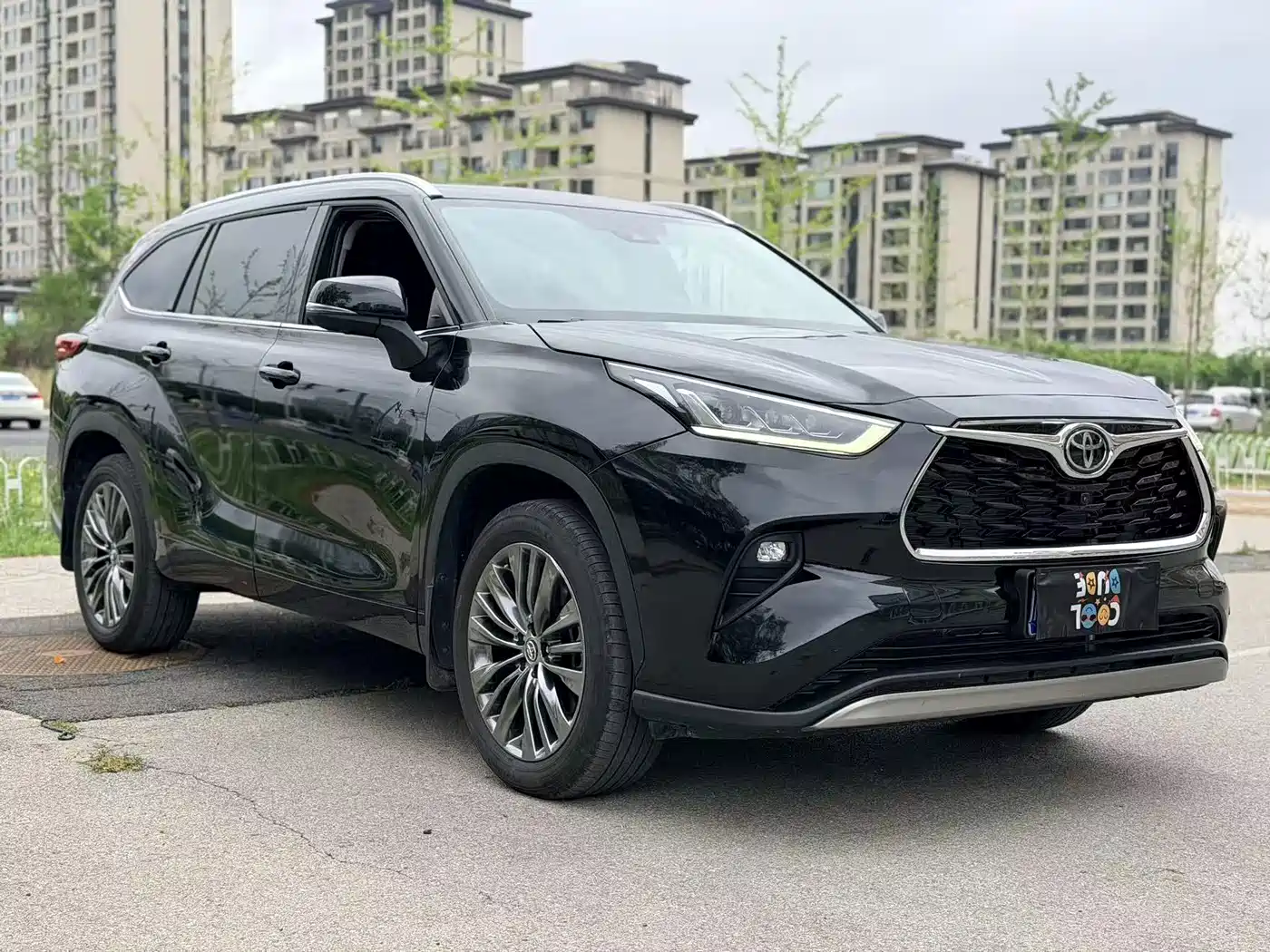 Toyota Highlander 2026 2.5L Smart Hybrid 4WD Premium 7-Seater фото 3