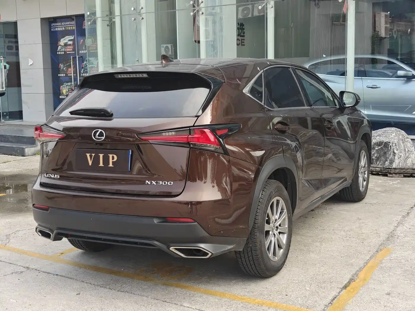 Фото 14 - Lexus NX