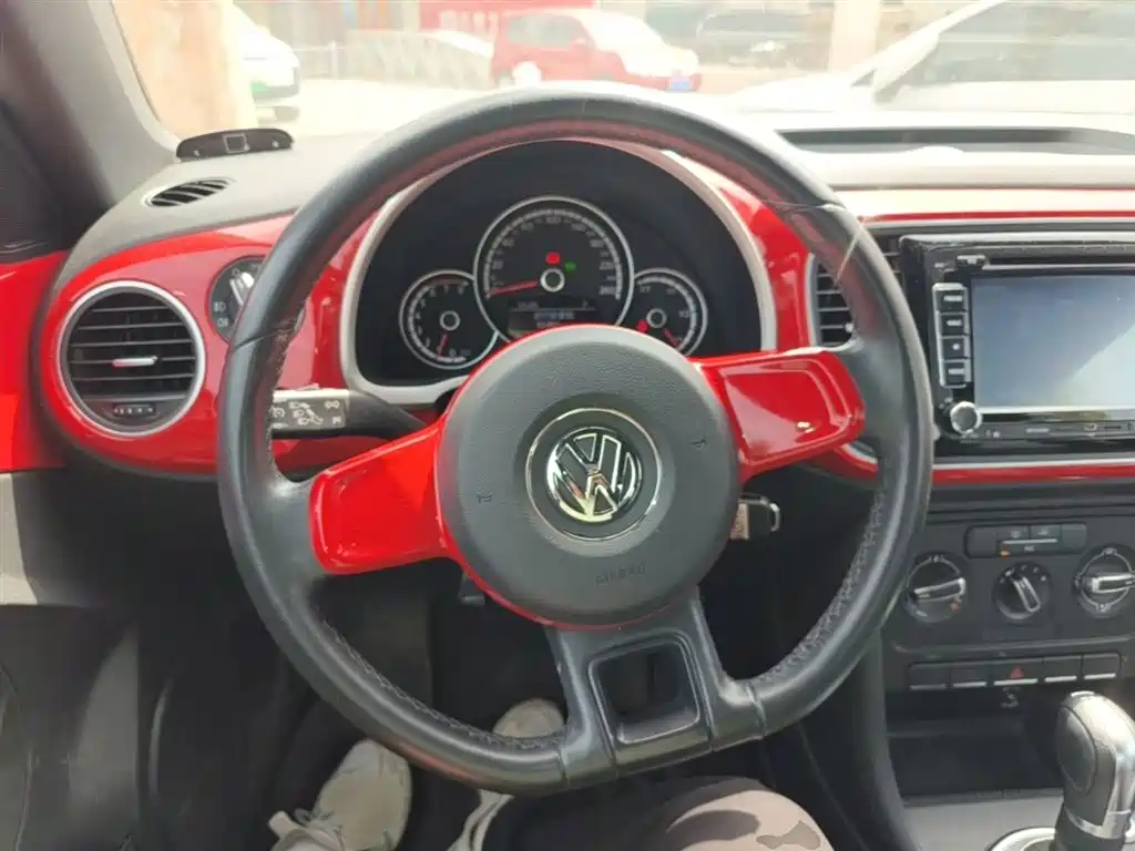 Volkswagen Beetle 2014 1.2TSI Fashion Edition фото 11
