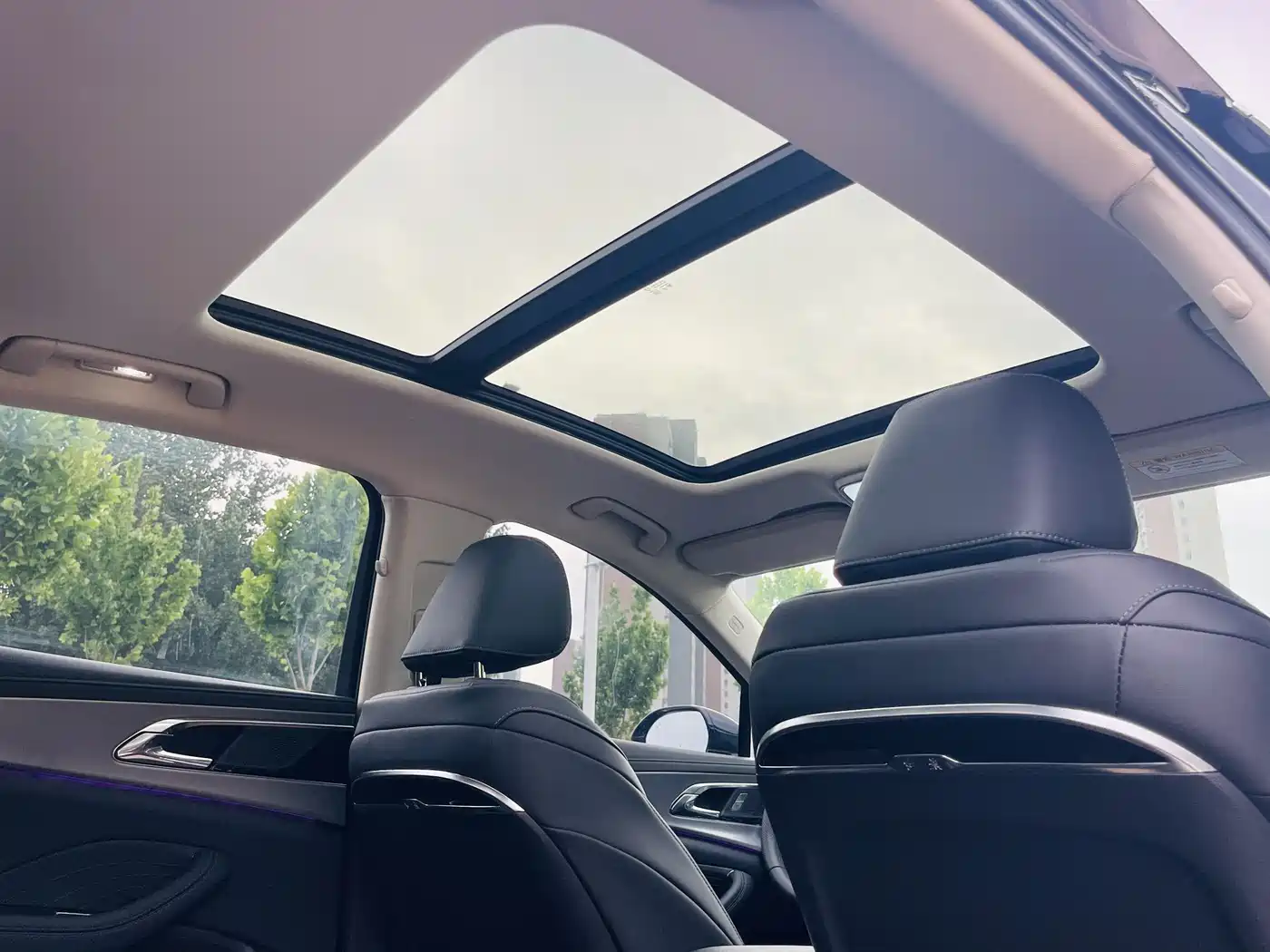 Hongqi H5 2024 2.0T Automatic Smart Connect Flag Smooth Edition фото 30