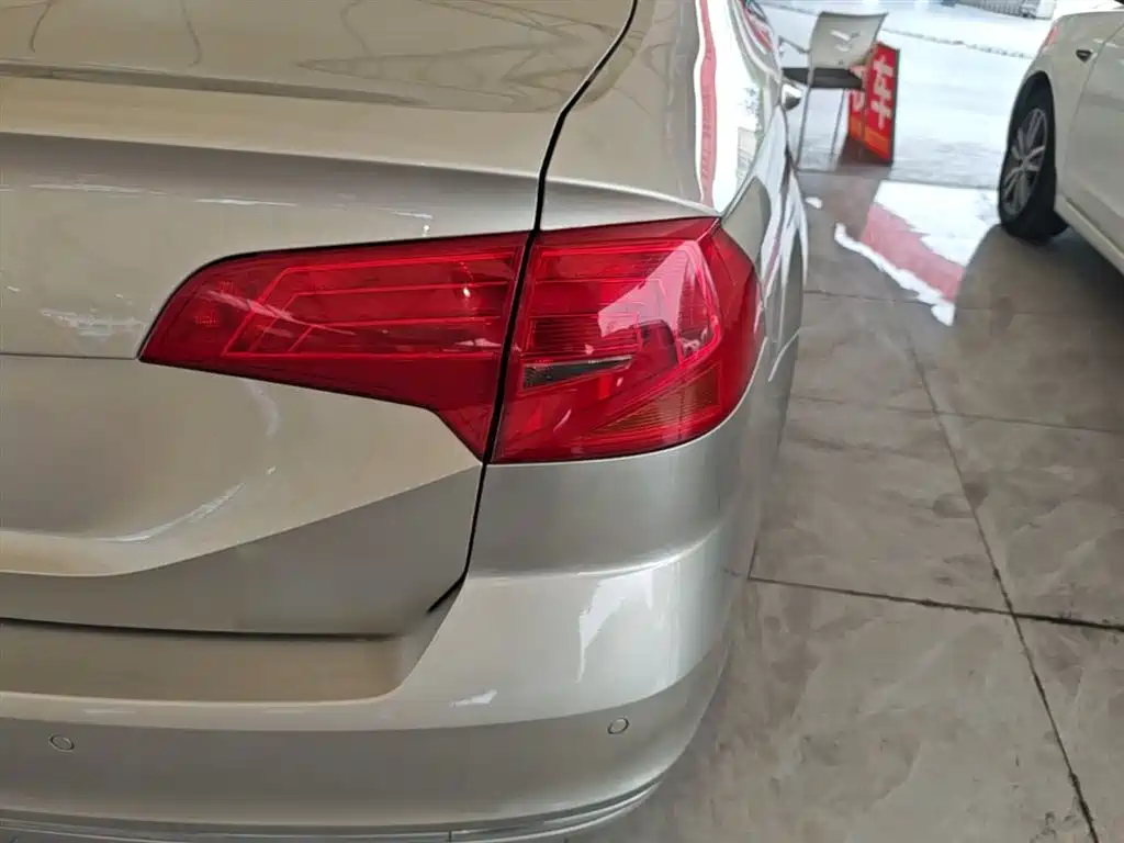 Volkswagen Bora 2016 230TSI DSG Comfort фото 8