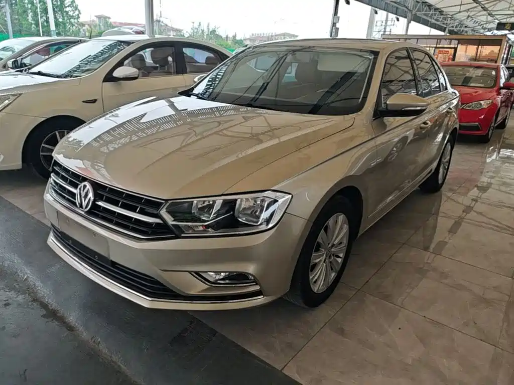 Volkswagen Bora 2016 230TSI DSG Comfort