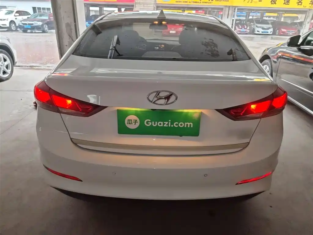 Hyundai Elantra 2016 Model 1.6L Automatic Smart Elite фото 6