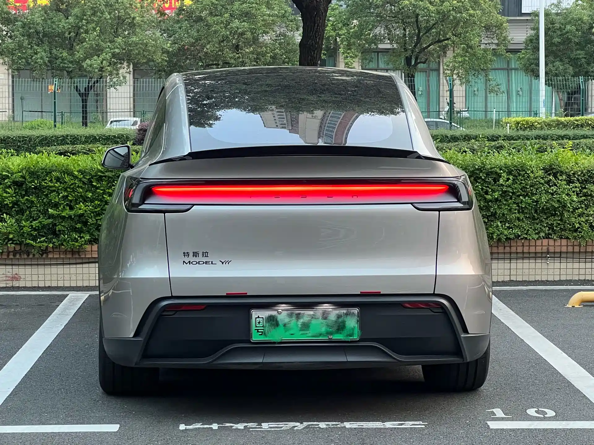 Фото 6 - Tesla Model Y L