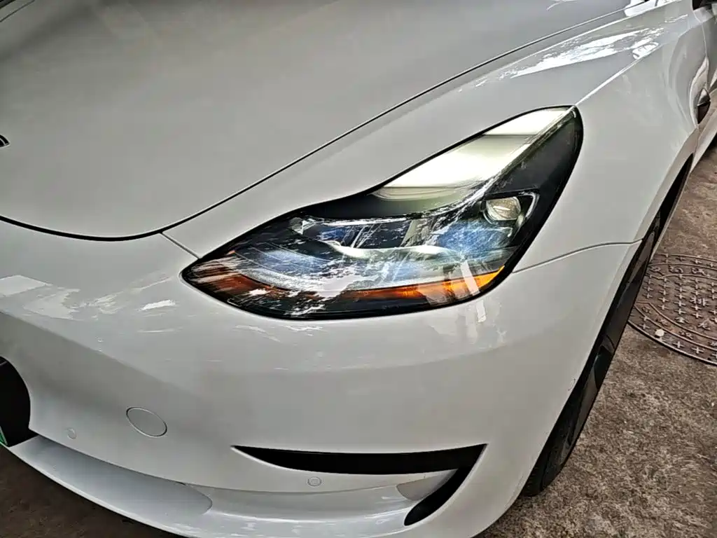 Фото 24 - Tesla Model 3