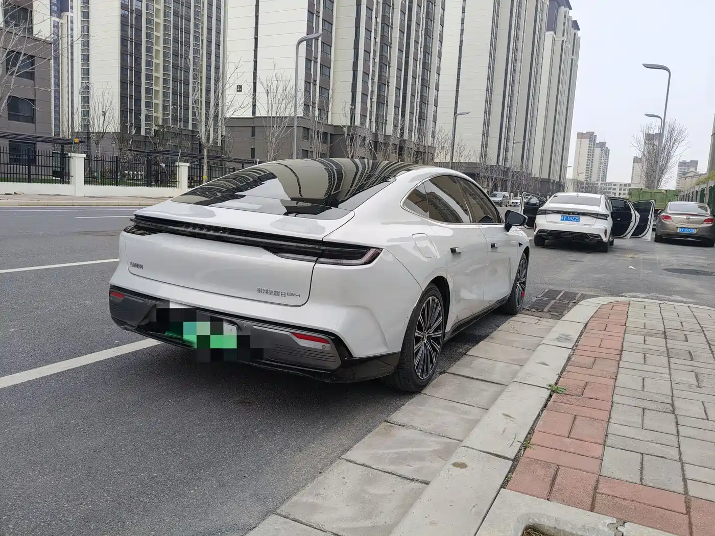 GEELY GALAXY GALAXY SPARKLE 8