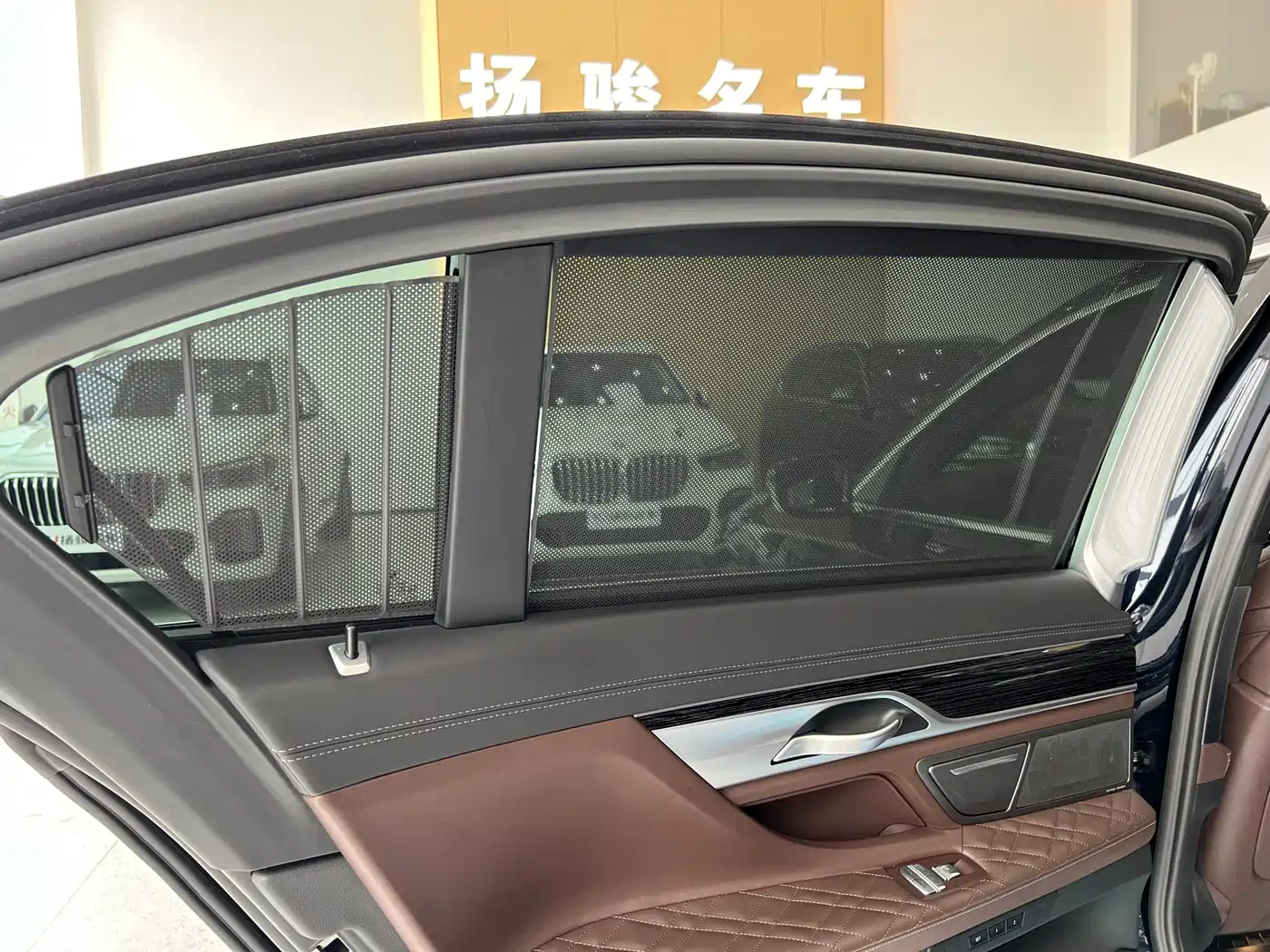 BMW 7 Series 2021 Model 740Li Leading M Sport Package фото 13
