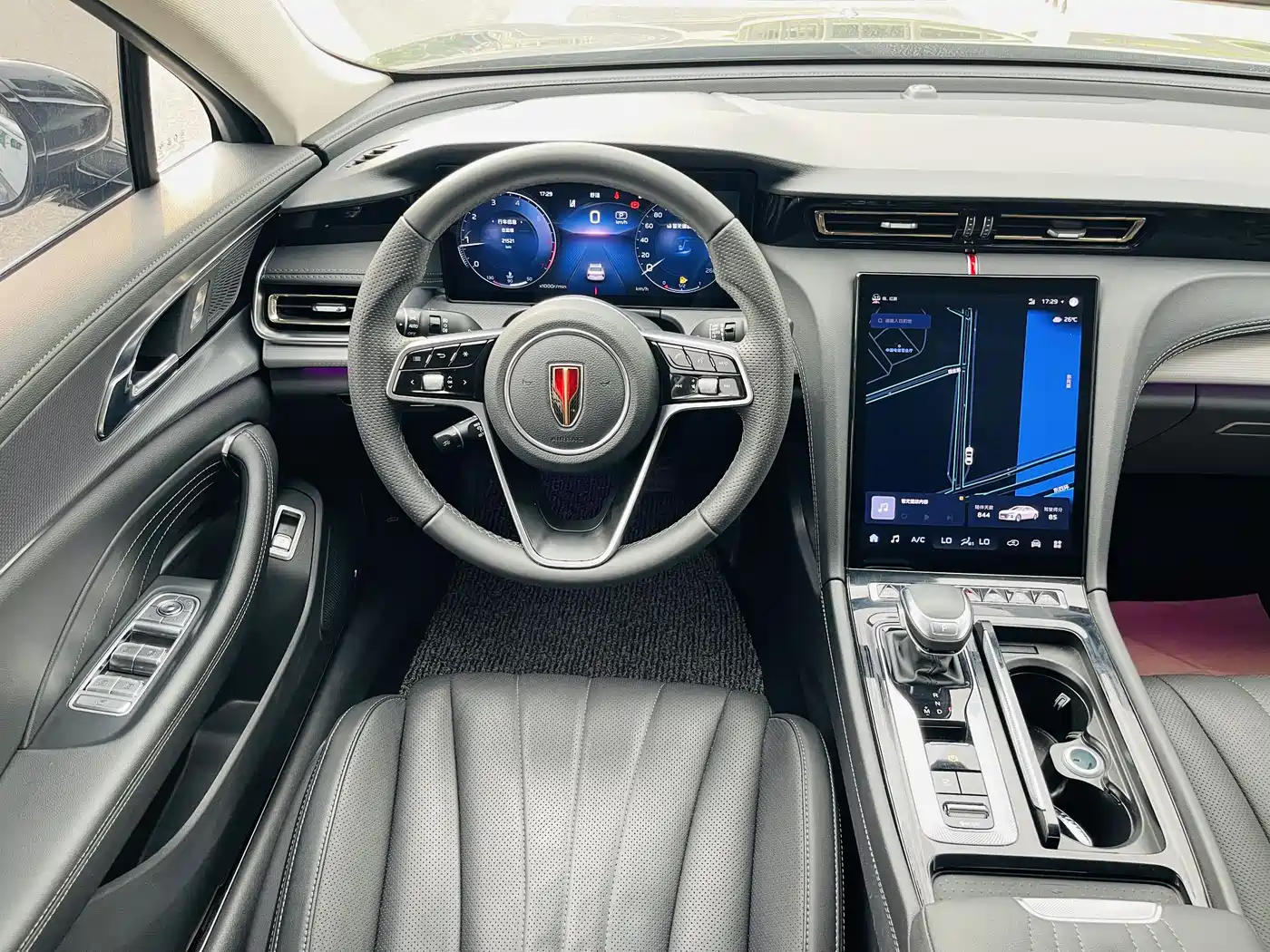 Hongqi H5 2024 2.0T Automatic Smart Connect Flag Smooth Edition фото 13