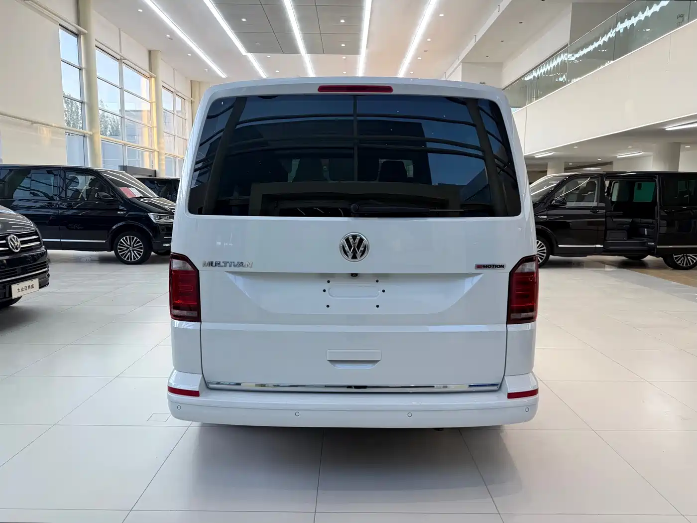 Volkswagen Multivan 2019 2019 2.0TSI 4WD Premium 7-seater