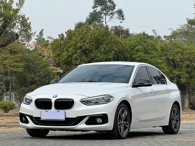 BMW 1 SERIES