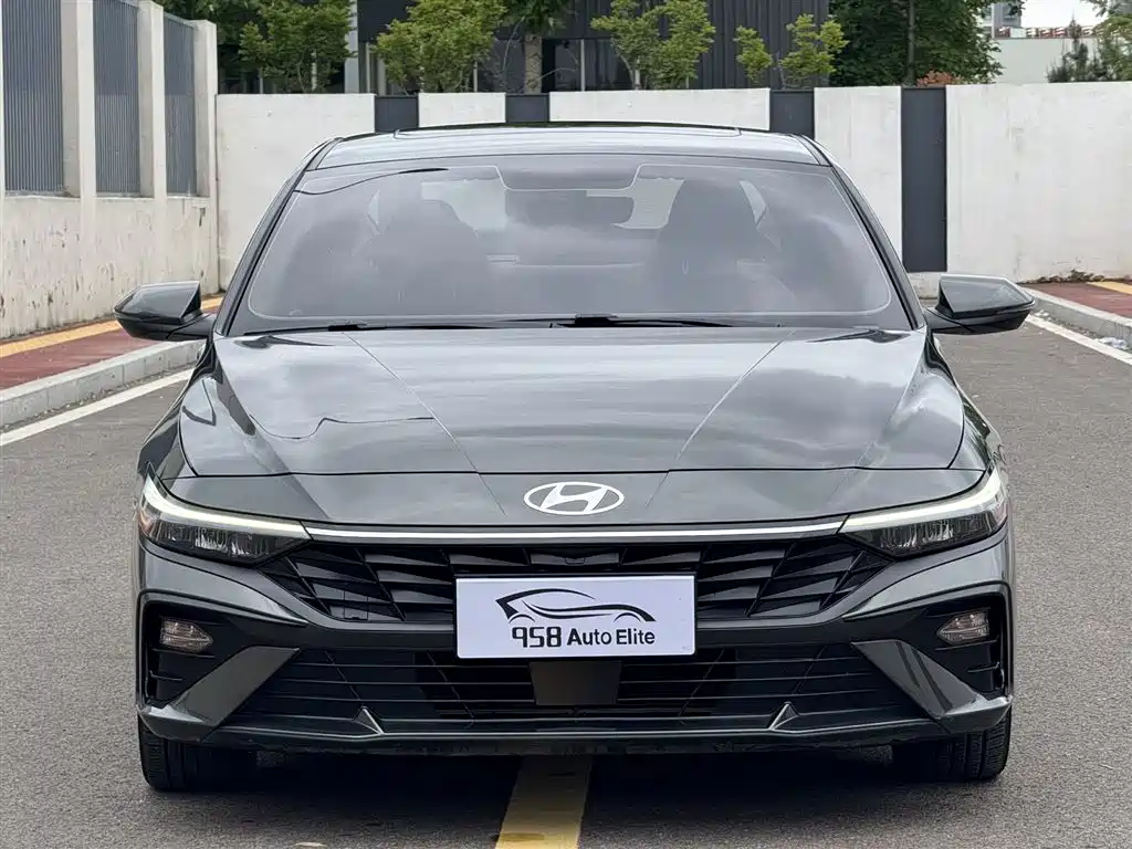 Hyundai Elantra 2023 1.5L CVT GLX Elite Edition фото 2