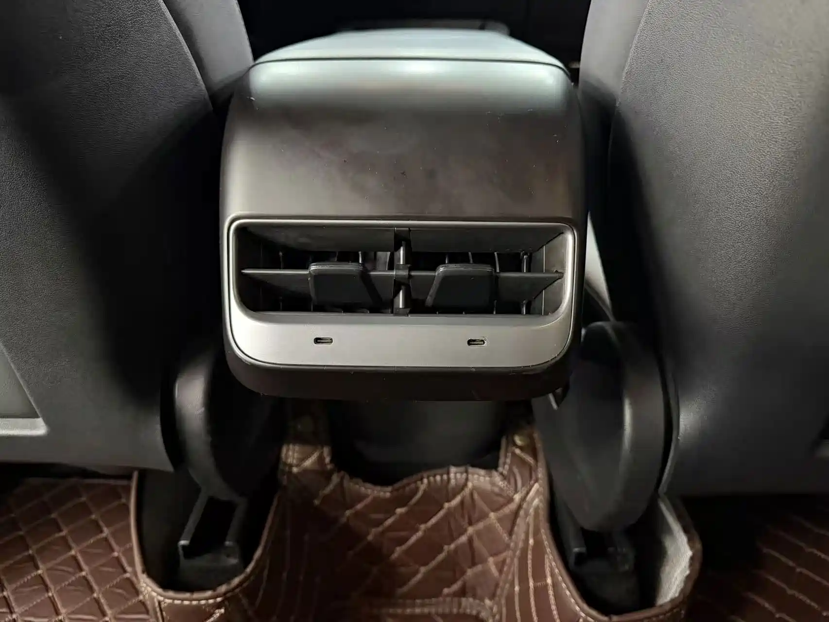 Фото 19 - Tesla Model Y