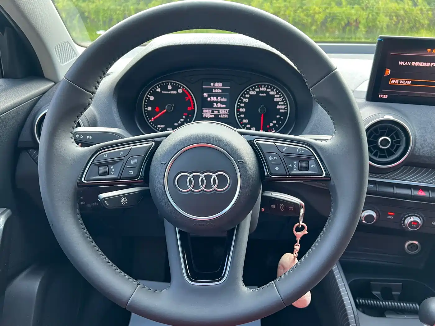 Фото 11 - Audi Q2L