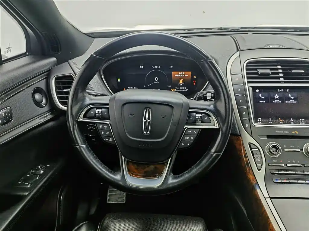 LINCOLN NAVIGATOR (IMPORT)