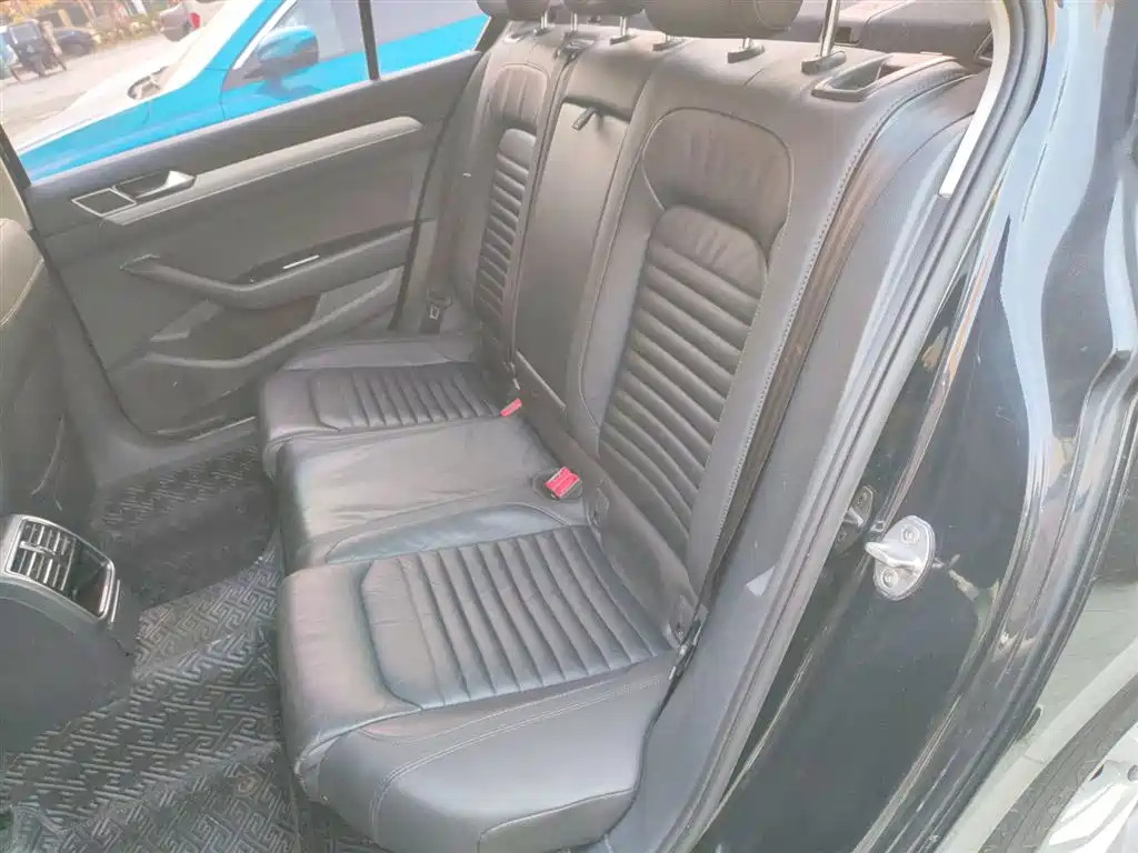 Volkswagen Magotan 2018 330TSI DSG Leading фото 17