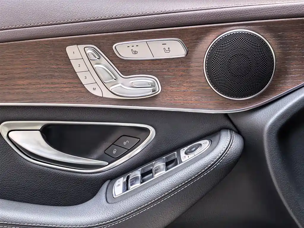 Mercedes-Benz GLC 2022 Facelift GLC 260 L 4MATIC Luxury Model фото 16
