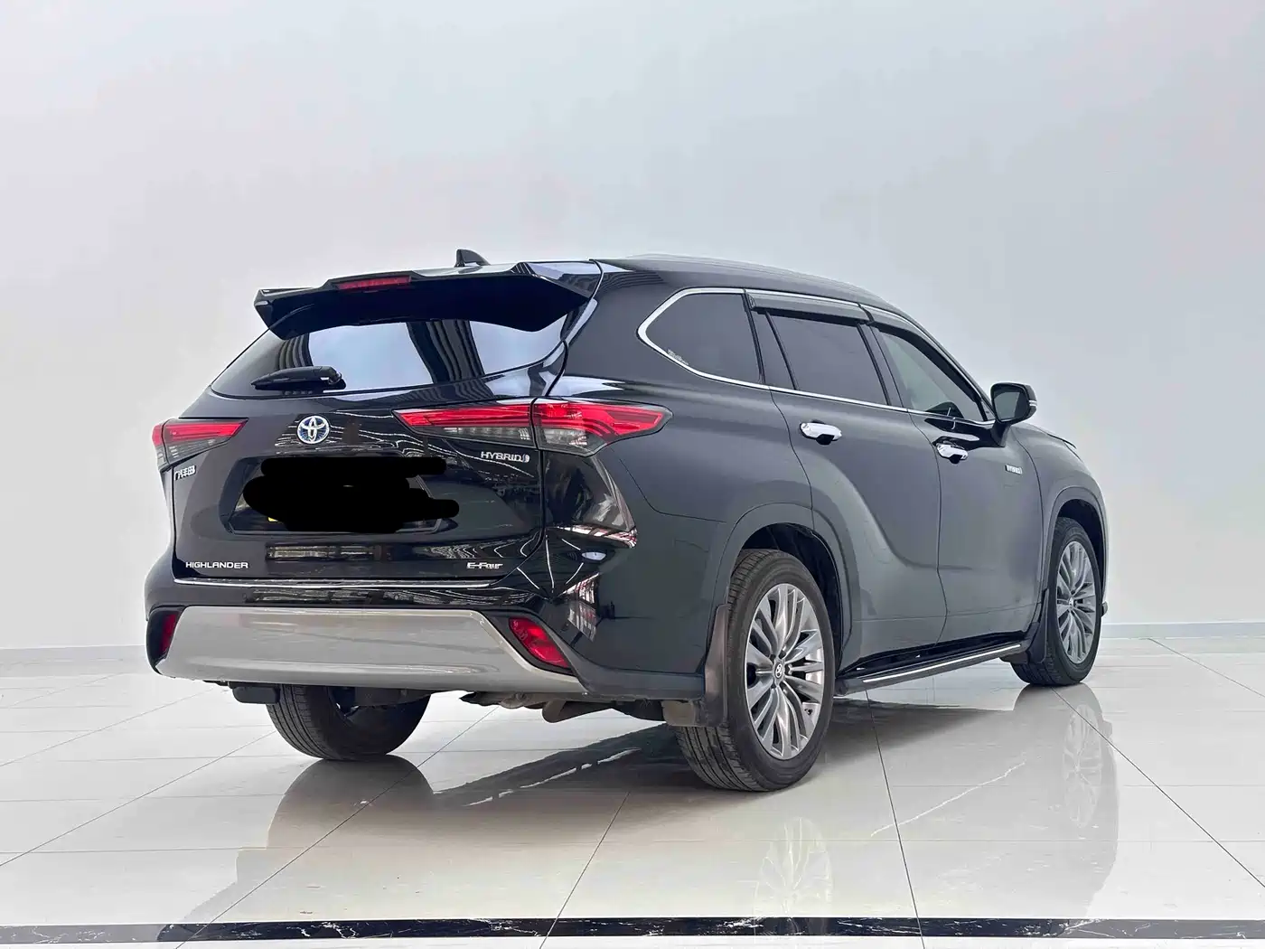 Toyota Highlander 2022 Model Dual Engine 2.5L 4WD Premium Edition 7-Seater фото 3