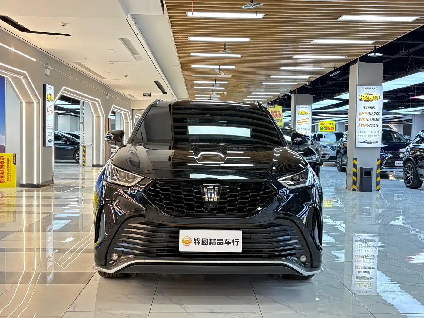 Toyota Crown Kluger 2023 2.5L HEV AWD Premium Edition фото 8