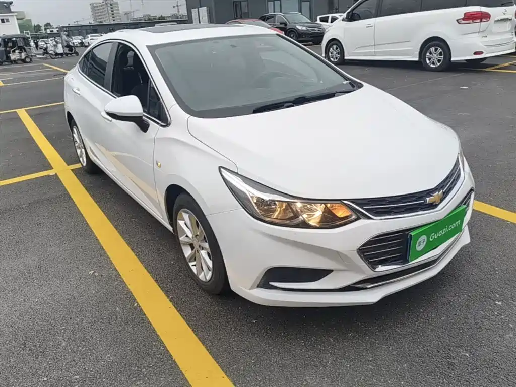Chevrolet Cruze 2017 1.5L Automatic Pioneer Sunroof фото 4