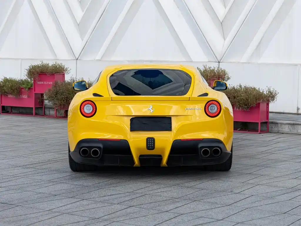 2015 Ferrari F12berlinetta