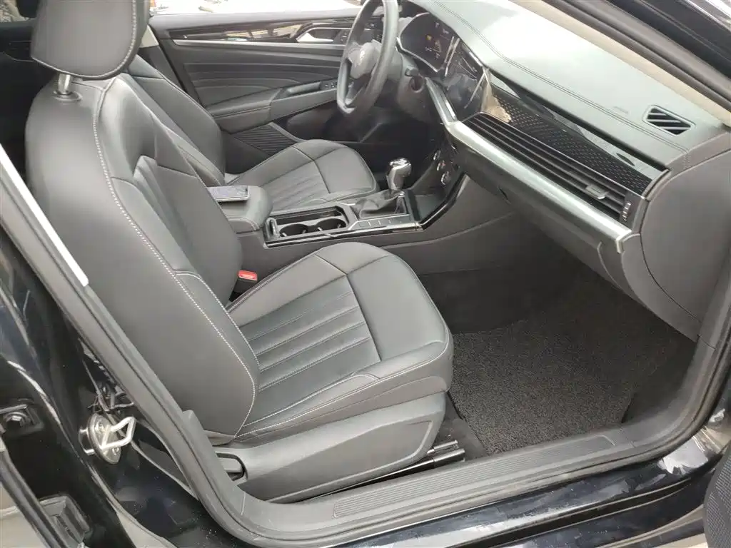 Volkswagen Passat 2022 280TSI Business Edition фото 21