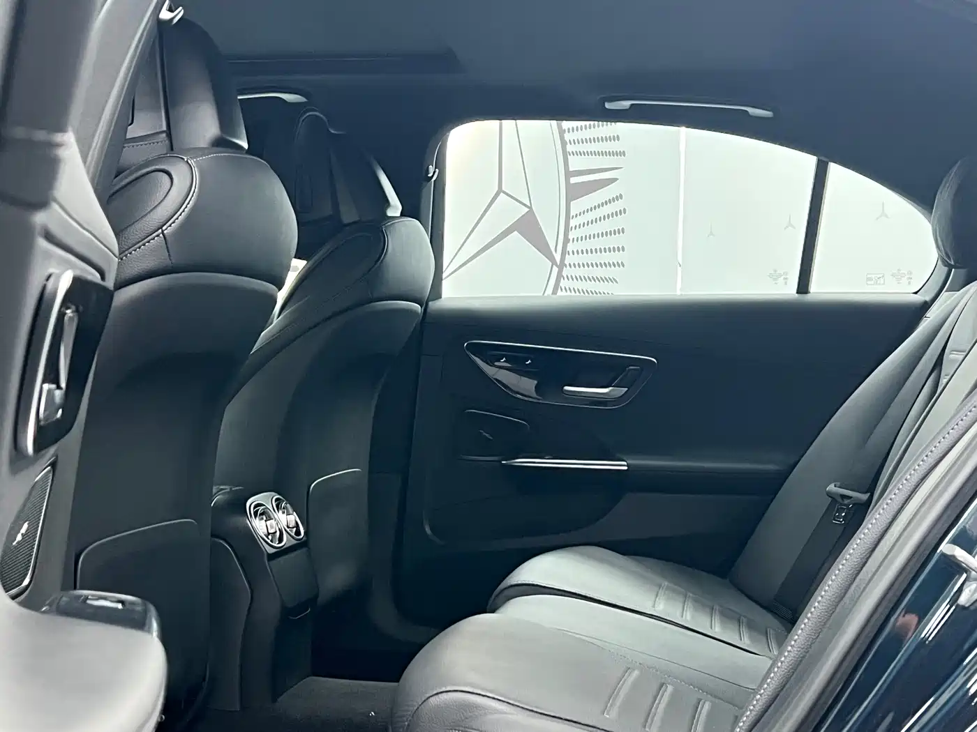 Mercedes-Benz C-Class, миниатюра 7