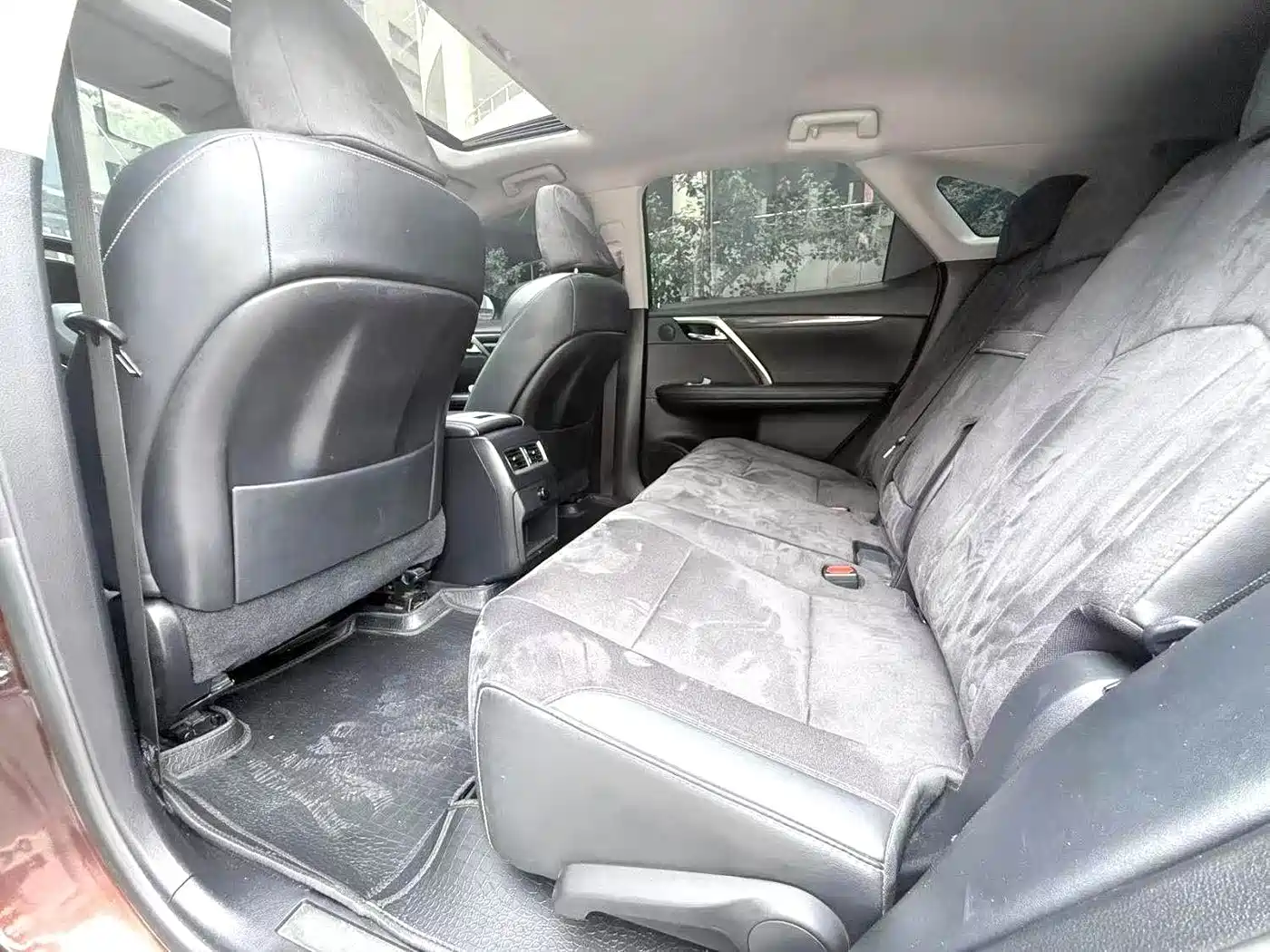 Фото 7 - Lexus RX