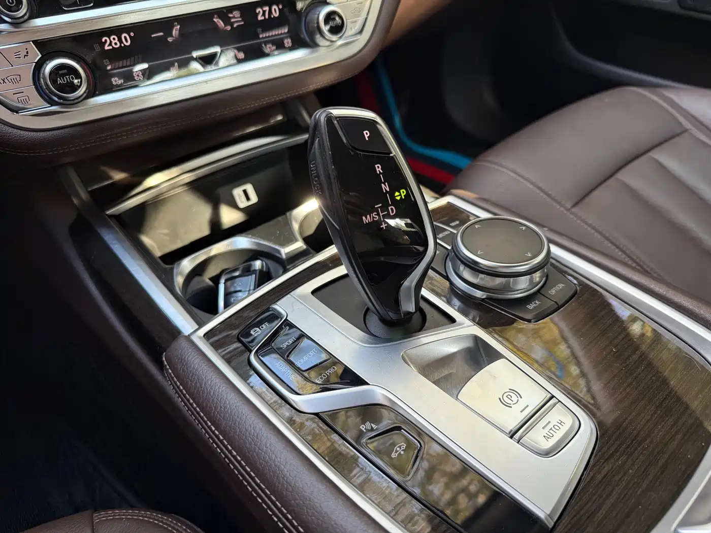 BMW 7 Series 2016 730Li Leading фото 10
