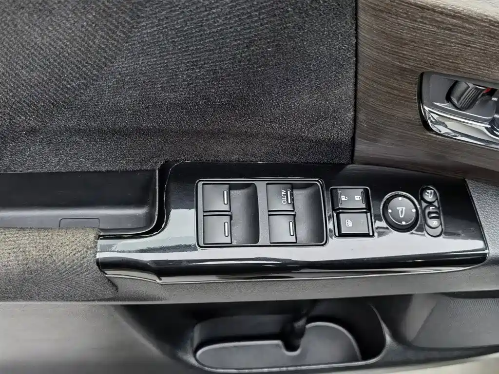 Фото 9 - Honda Odyssey