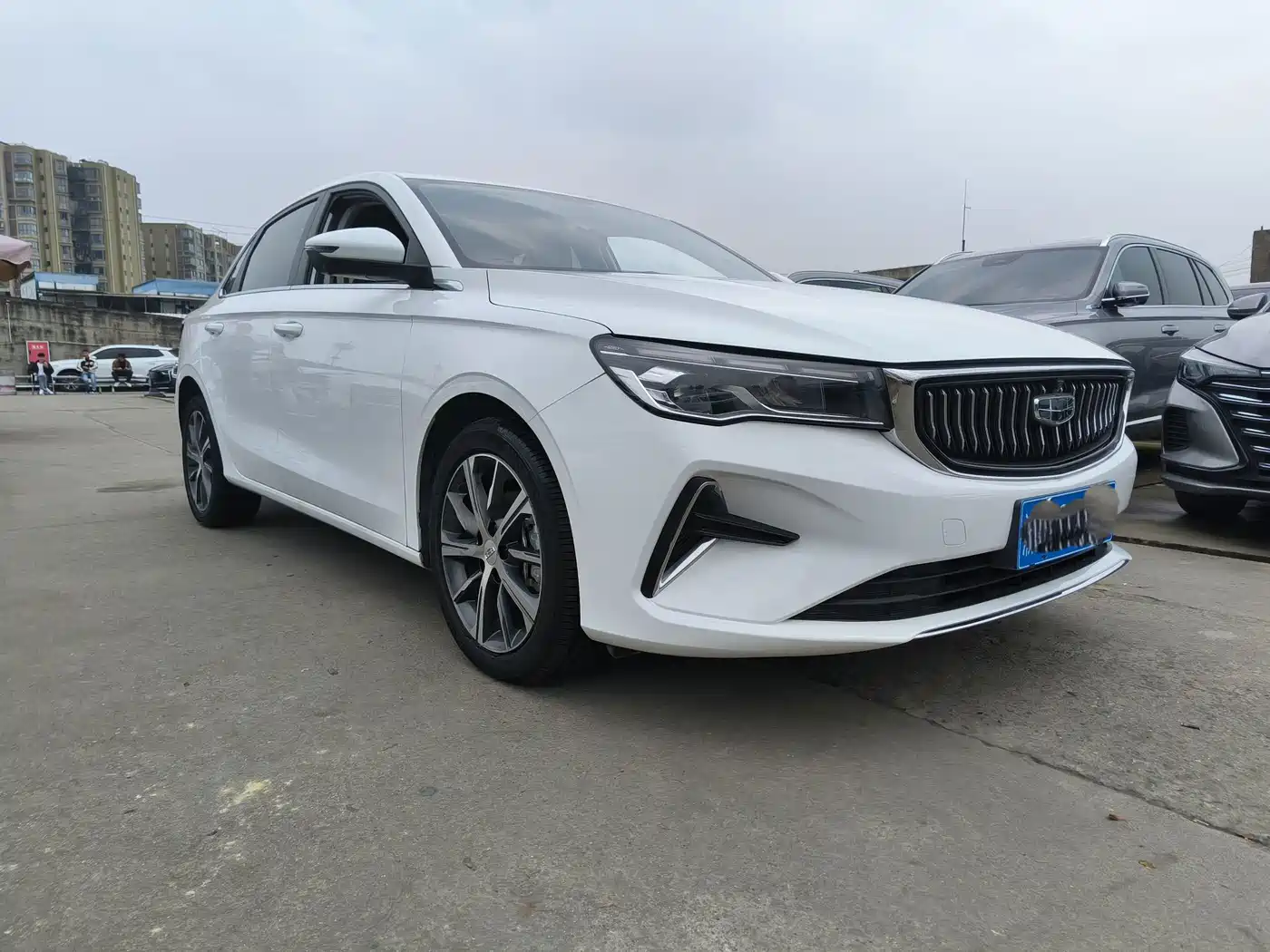 Фото 3 - Geely Emgrand