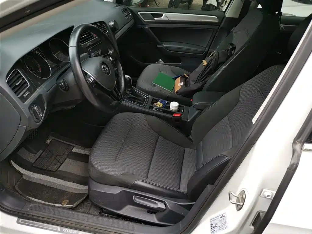 Volkswagen Golf 2018 1.6L Automatic Comfort фото 12
