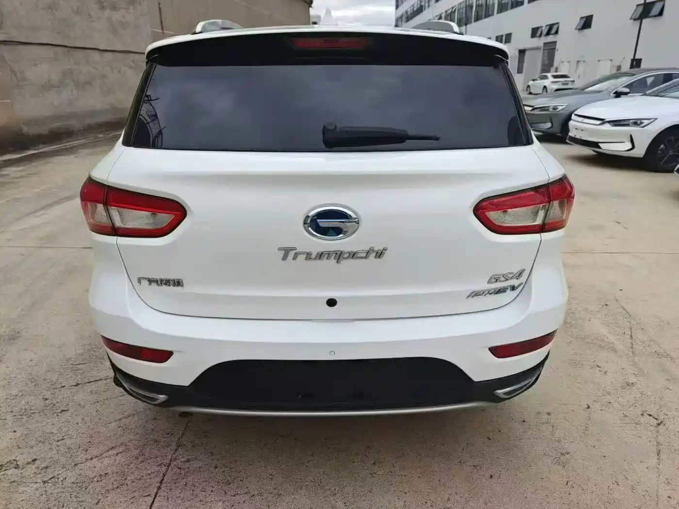 GAC Trumpchi Trumpchi GS4 New Energy 2017 1.5L PHEV Premium Edition фото 5