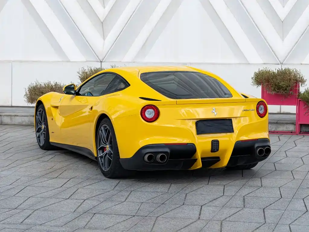 Ferrari F12berlinetta 2015 2013 6.3L Standard