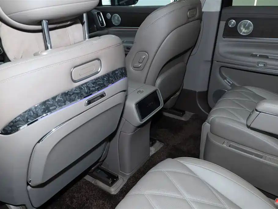 AITO Wenjie AITO M9 2025 Extended Range Ultra 52kWh 6-Seater фото 23