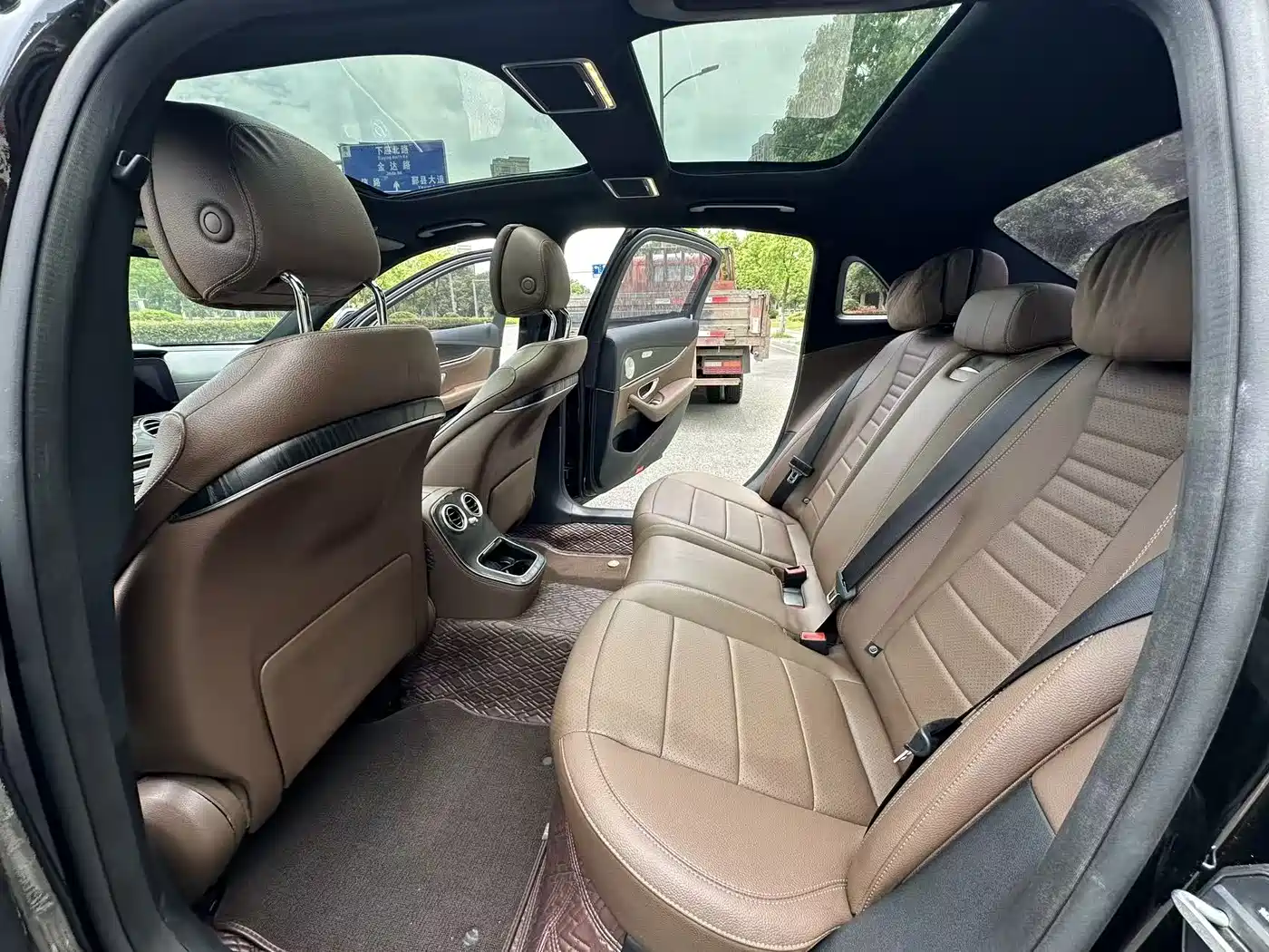 Mercedes-Benz E-Class 2020 E 300 L Fashion фото 6