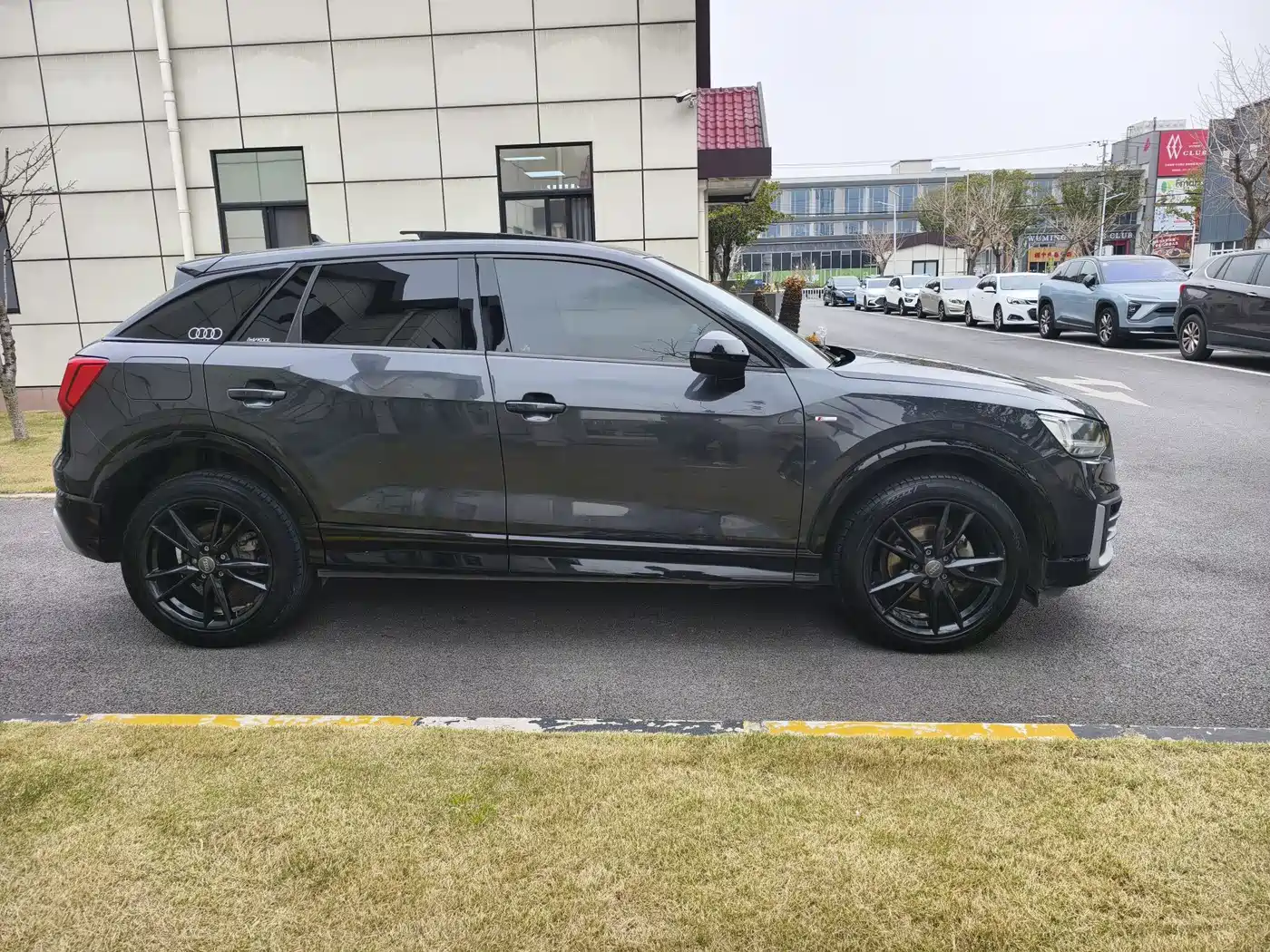 AUDI Q2L
