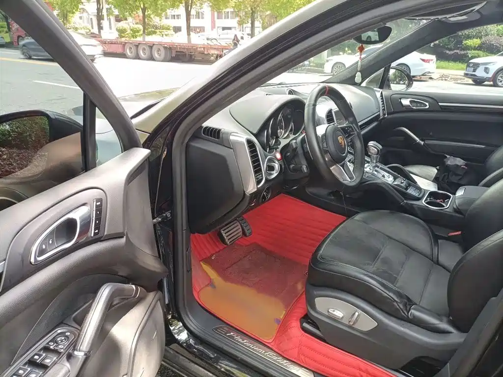 Porsche Cayenne 2016 Cayenne Platinum Edition 3.0T фото 14