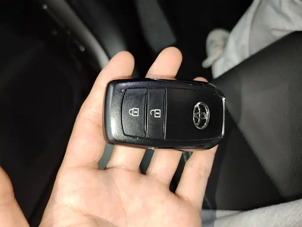 Toyota Frontlander 2024 2.0L Smart Hybrid Dual Engine Luxury Edition фото 9