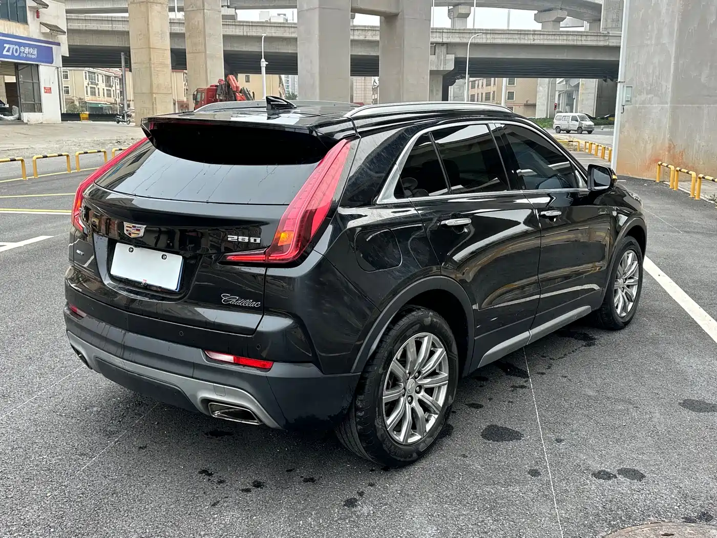 Cadillac XT4 2018 28T FWD Leading Edition фото 7
