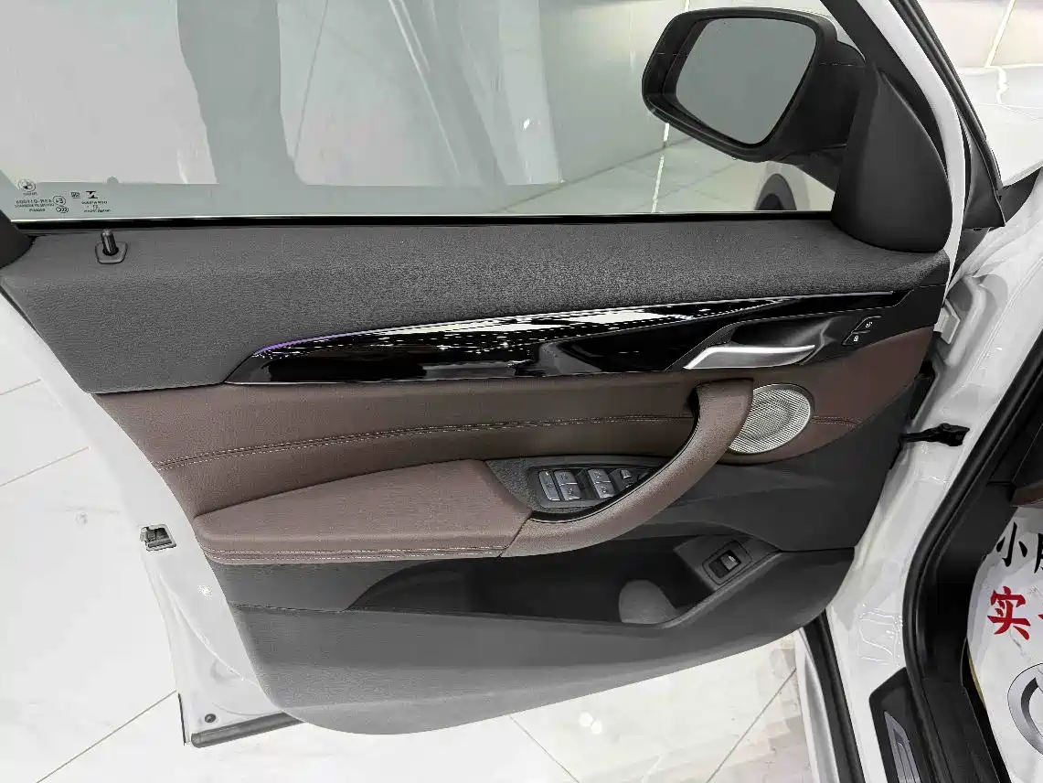 BMW X1 2022 sDrive20Li Premium фото 15