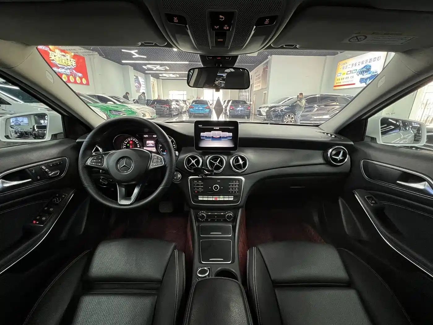 Mercedes-Benz GLA 2018 GLA 200 Dynamic фото 11